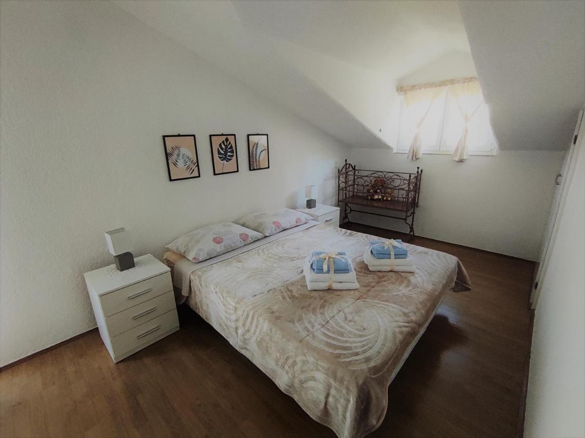 Apartmani Mlaja Трпань Екстер'єр фото